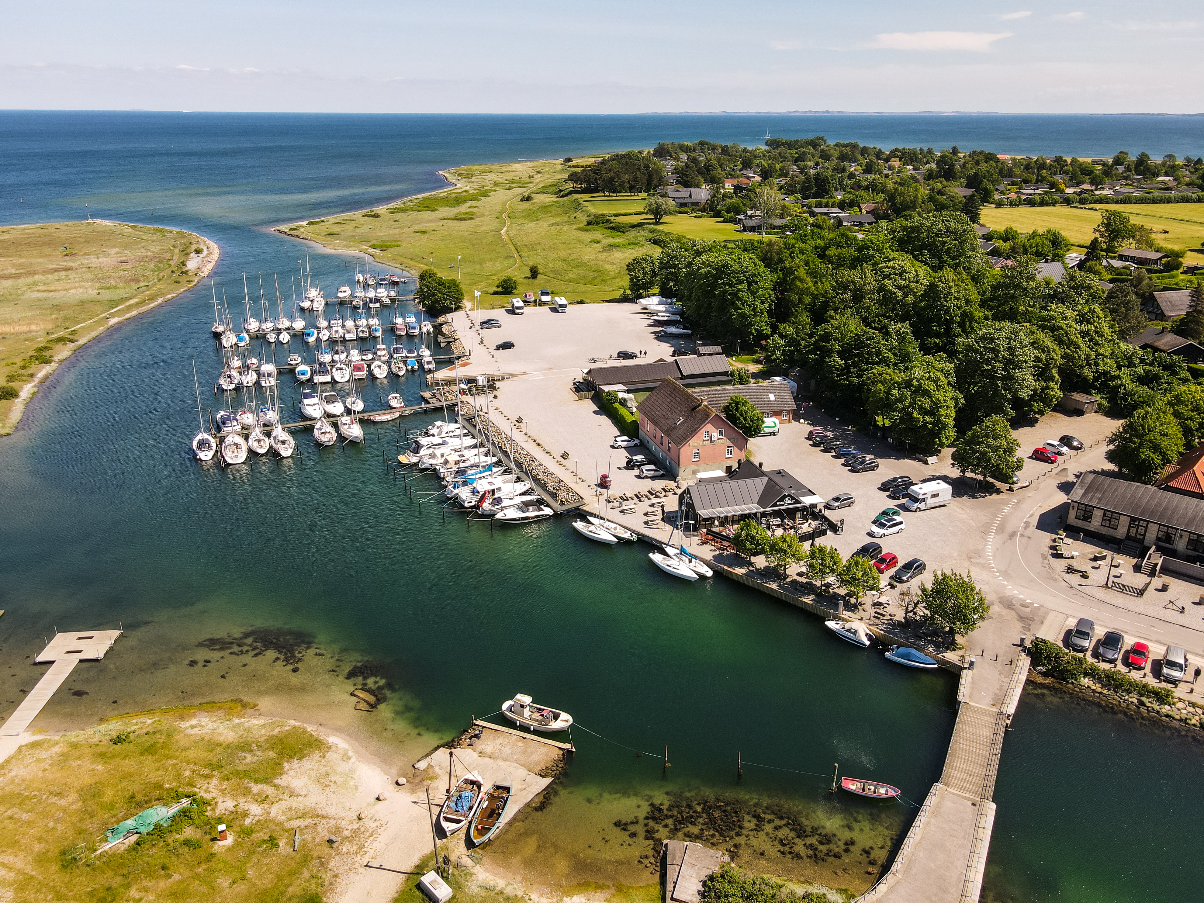 Havnen i Norsminde set fra oven
