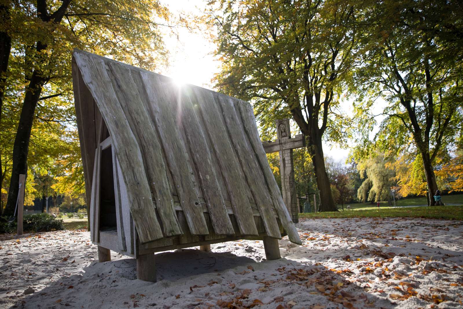 Legehus af træ i Folkeparken i Brædstrup