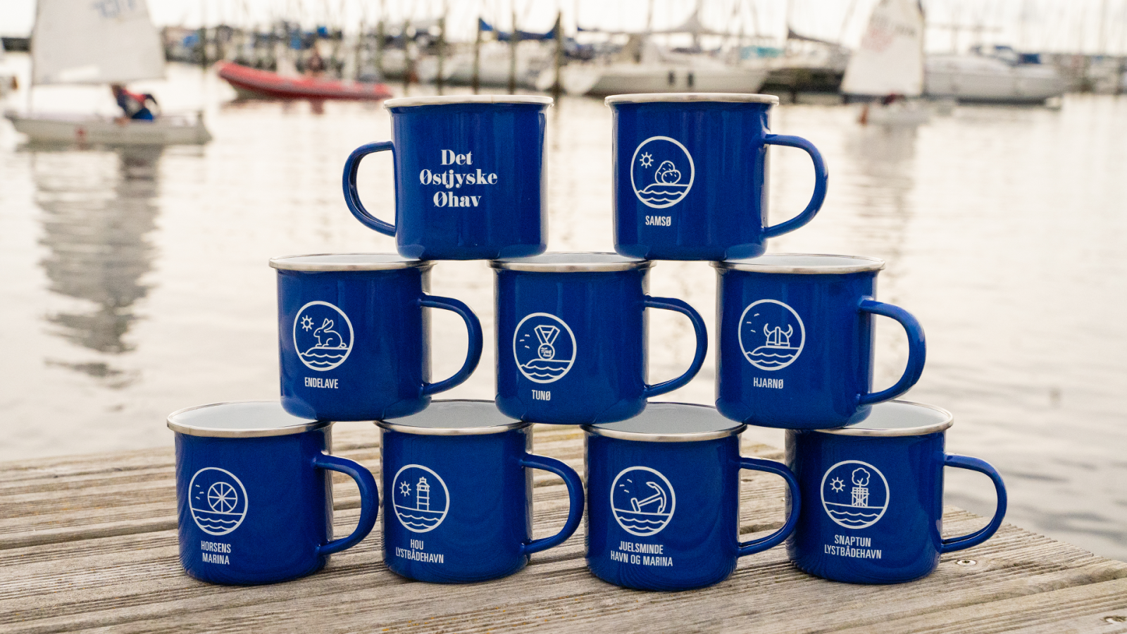 Alle Øhavs-kopperne står sammen på havnen